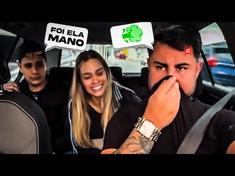 Abuu solta uma bufa no carro e bota a culpa na mulher😂