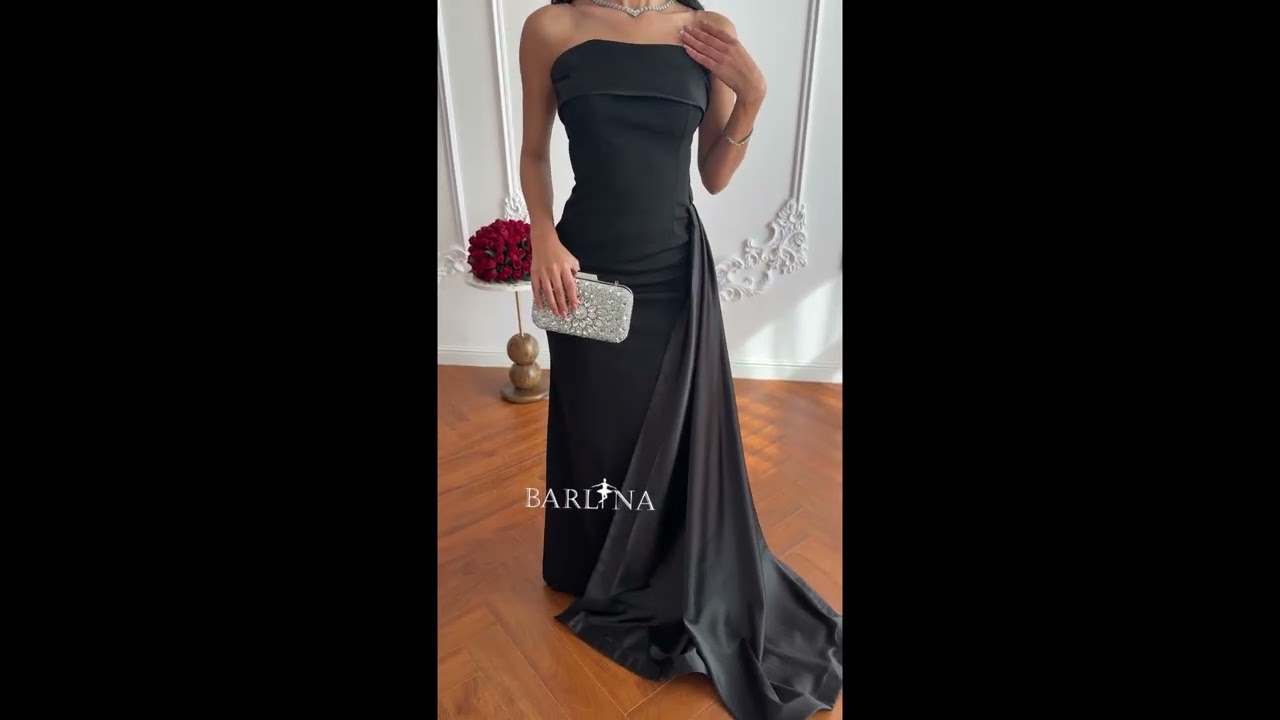 فستان أسود بقصة ضيقة مع ذيل طويل - XXL
