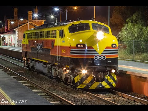 B75 on SSR's 0081 & G532 and B76 on QUBE's 9072 at Kangaroo Flat- 18/10/19