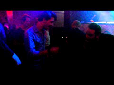 Den-B's Birthday Bash: Taartgevecht!