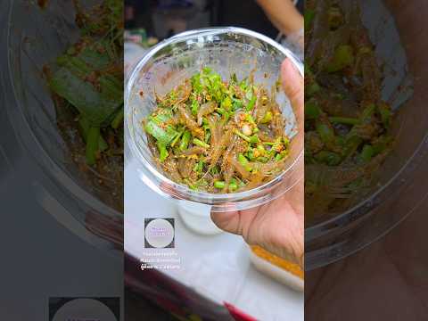It's really delicious 🔥 Dancing shrimp salad. The shrimp are really big. 🦐 #streetfood  #thaifood