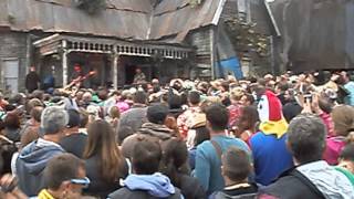 Chas &amp; Dave - I Wonder Who&#39;s Arms...