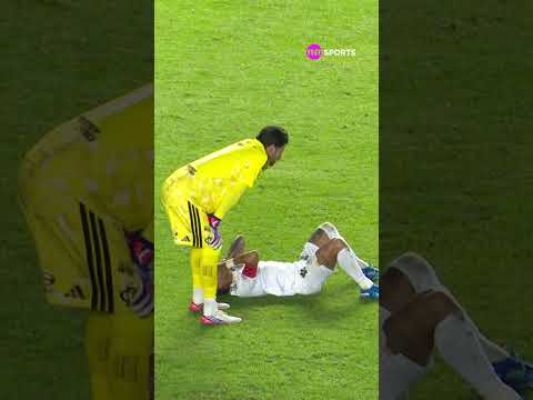 NEYMAR RECLAMOU DE UMA MÃO NO ROSTO DE PULGAR E ACABOU LEVANDO AMARELO PELA RECLAMAÇÃO #shorts