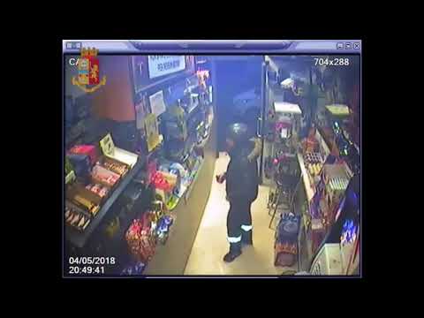 Tenta la rapina con sostanza corrosiva