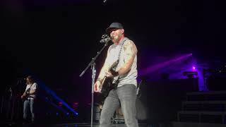 Brantley Gilbert Outlaw In Me