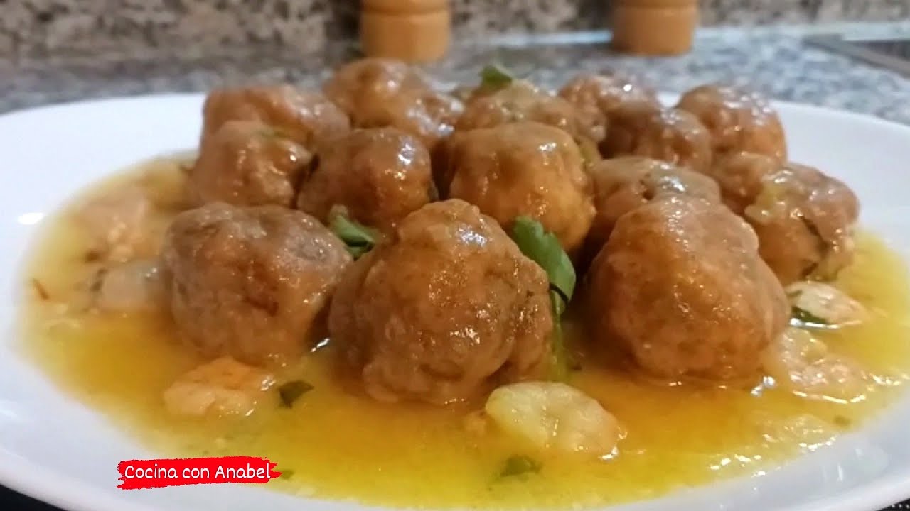 ALBÓNDIGAS DE MERLUZA CON GAMBAS