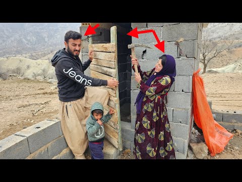 Cobras unermüdlicher Einsatz; vom Abriss eines alten Hauses bis zum Bau einer Badezimmertür