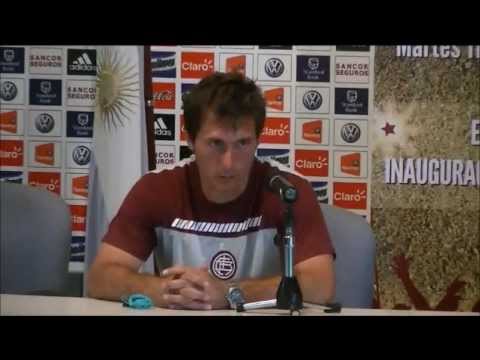 Guillermo Barros Schelotto molesto con Viatri
