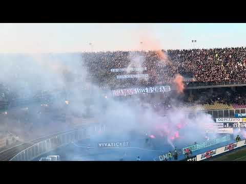 LECCE NAPOLI, SOSPESA LA PARTITA AL 7’. LA PROTESTA DELLA CURVA LECCESE CONTRO LA LEGA!