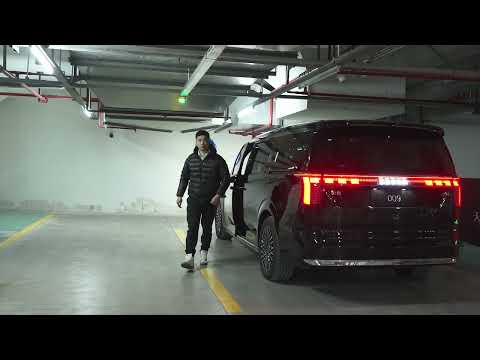 "Insane Auto-Parking! Zeekr 009 (China's EV) Parks ITSELF - No Driver Needed! 🚘⚡"