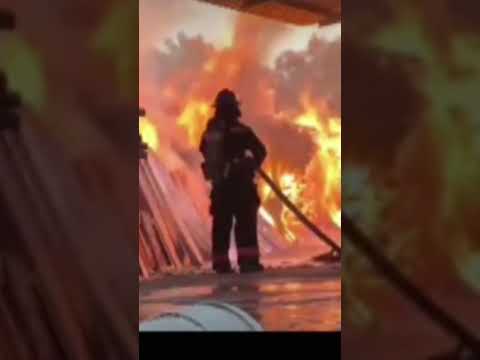 Incendio colonia Milagro de La Paz en San Miguel.#ElSalvador tuondaclub.com