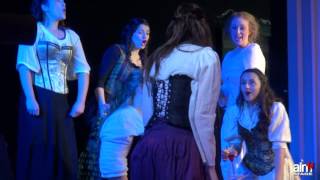 The Elixir of Love - Act 2 - Scene 4 - Giannetta & Chorus