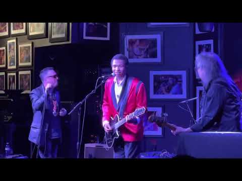 King Solomon Hicks featuring Rockin Jake