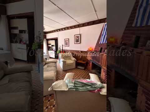 EN VENTA CASA DE 2 DORMITORIOS CON GALPÓN UBICADA EN EL CENTRO DE JUAN LACAZE, COLONIA