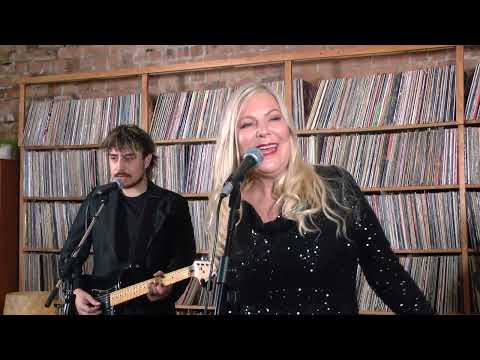 Honeychild Live at the 13th Floor