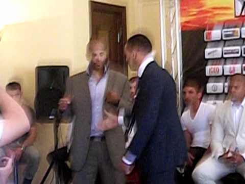 badr hari vs tony gregory . conference de presse à lyon.Its Showtime 2011 Lyon