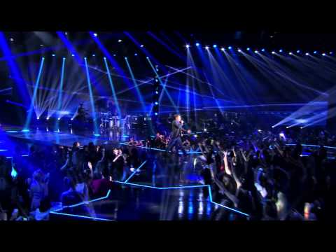 Vem Fazer Amor Comigo - Léo Magalhães (Part. Leonardo) DVD 10 Anos