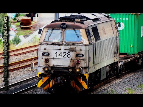 Qube Logistics MZ Class Hauling QL Intermodal + 2x Honks | Dulwich Hill, NSW | 7/07/2022