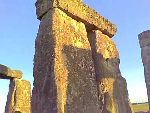 Stonehenge- Avenue to inner circle.