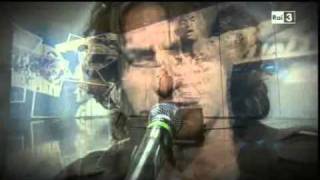 Luciano LIGABUE canta &quot;Buonanotte all&#39;Italia&quot; -  &quot;Vieni via con me&quot;