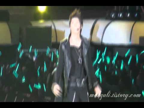 [FANCAM] 110102 Sexy'n Hot Jonghyun '' The SHINee World'' @ SHINee The 1st Concert In SEOUL