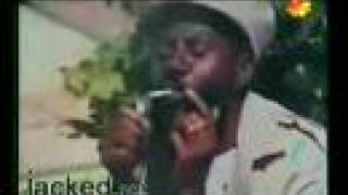 preview picture of video 'Rastafari re fumado y su risa graciosa ja-ja-ja'