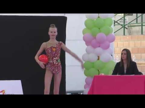 Sofia Nikeeva (RUS) fichada por el Club Barnarítmica (CAT) pelota 2ª fase Iberdrola GR 2019