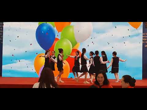 Hát múa: BAY LÊN NHÉ NỤ CƯỜI