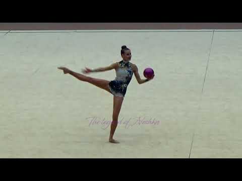 Inessa RIF (FIN) ball - 2017 Corbeil senior AA