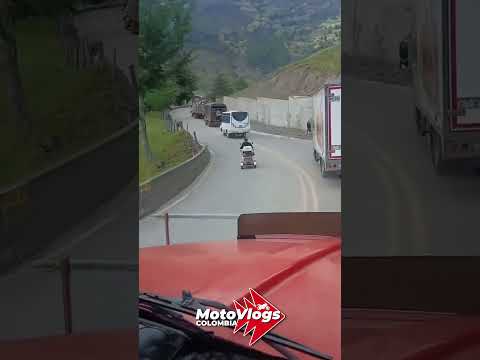 Desatadas😂 #moteros #moterosbogota #moteroscolombia #bogota #observacionesdiarias #bikers #motovlog