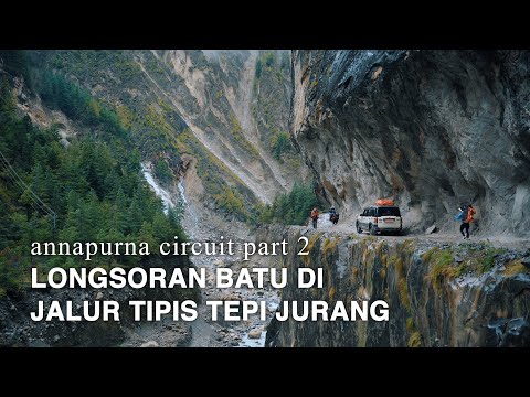 ANNAPURNA CIRCUIT Nepal Mountain Trek #2 - Rockslide on a Thin Path on the Edge of a Cliff