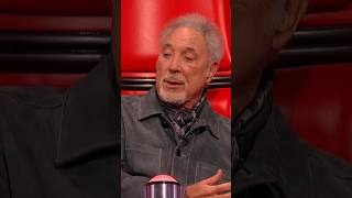 Sir Tom Jones sings cry to me ❤️#thevoiceuk #LiveMusic #liveconcert #tomjones #thevoice #shorts