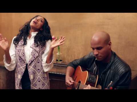 Y'Akoto - All I Want (Comme Ci, Comme Ca) | Småll Sessions