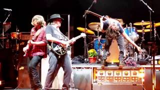 Fuckin' Up - Neil Young with Lukas Nelson and Promise of the Real