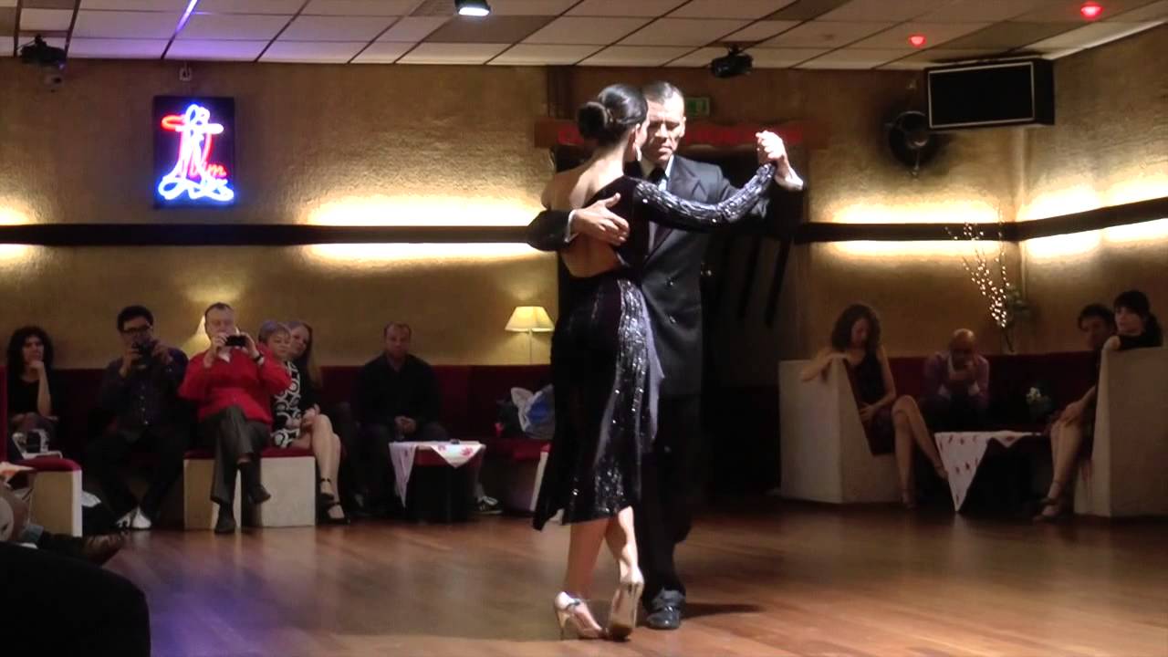 Fabian Ballejos & Gina Nikolitsa in La MIlonga Firulete (2) "Mentia" J.d'Arienzo