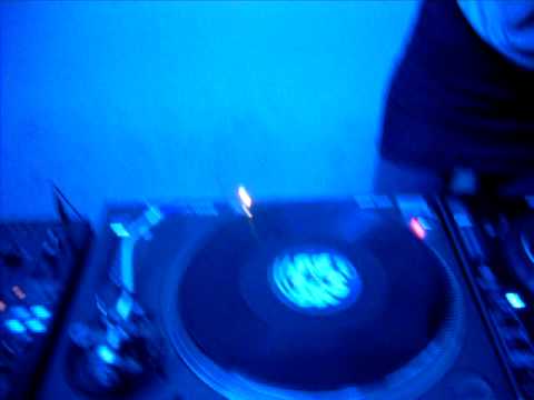 THE STEPPAHS PLAYING THE 1ST TUNE OF THE NIGHT AT METROPOLIS & HOSPITALTIY LEEDS