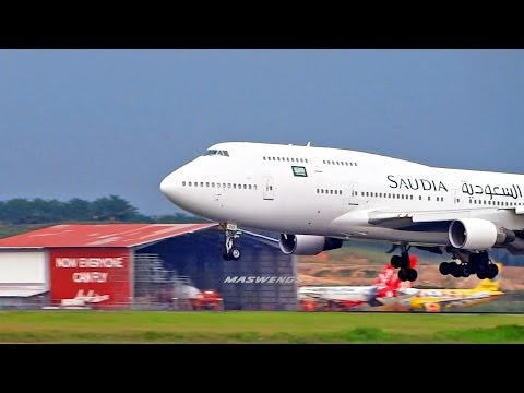 [FULLHD]Windy Saudi Arabian Airlines Boeing 747-4H6 9M-MPD Landng Kuala Lumpur KUL MAY 03 2014