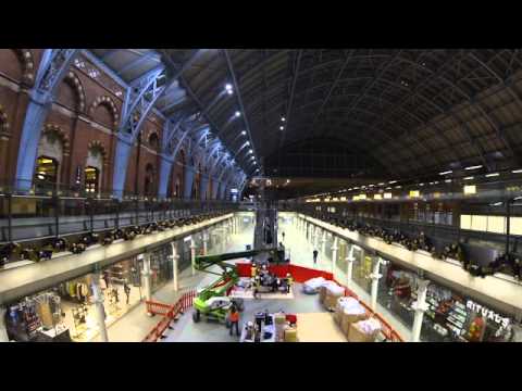 Clip: Alesha Dixon’s Disney Juniour Christmas Tree Timelapse