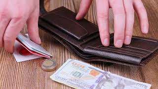 Лаковане чоловіче портмоне з хлястиком із натуральної фактурної шкіри KARYA 21082 коричневе