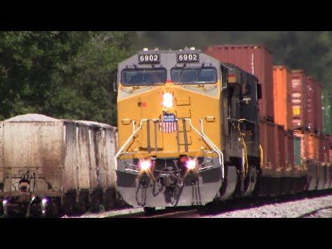 UP 6902 leads NS 290 at Dover, GA 8/20/23