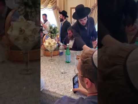 MBD sings at a gathering with Harav Shaul Alter Shlit"a