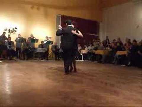  Vilma Fabiana Vega  and  Fernando Galera  are  dancing  to  the  tango  "  El Entrerriano  "