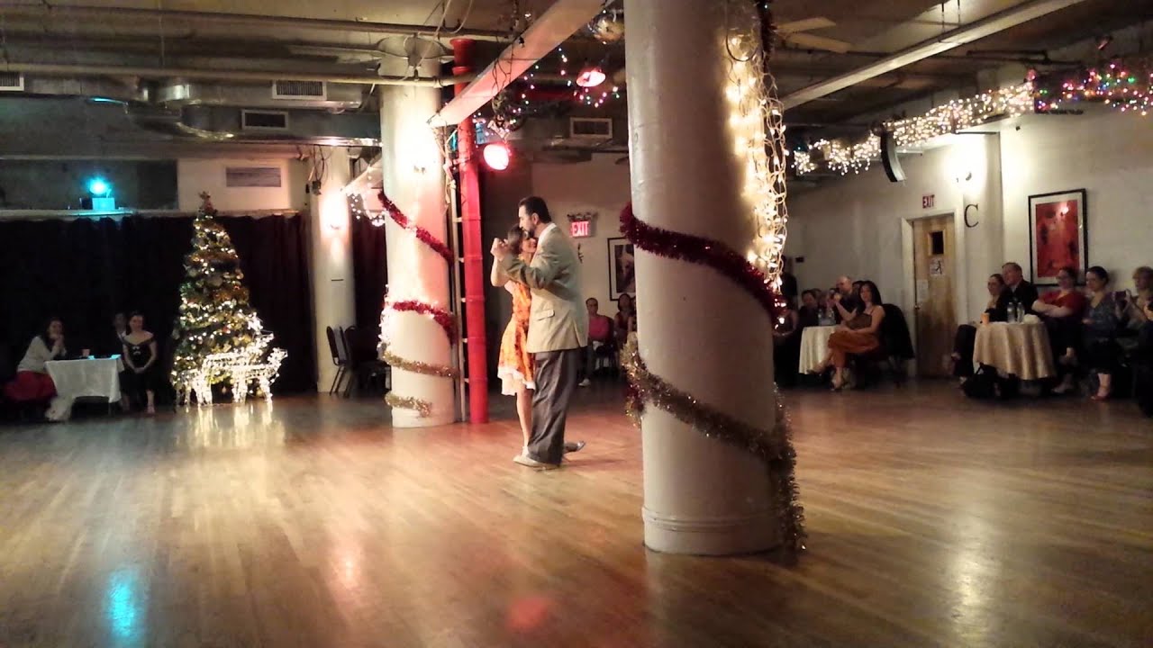 Argentine Tango:Maria Olivera and Gustavo Benezcry Saba - La Clavada