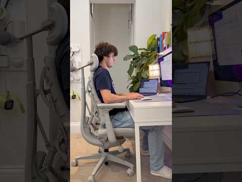 Could this be the future of desk chairs?? 🤔  ​⁠@LiberNovo  #ErgonomicChair #OfficeChair #WFH