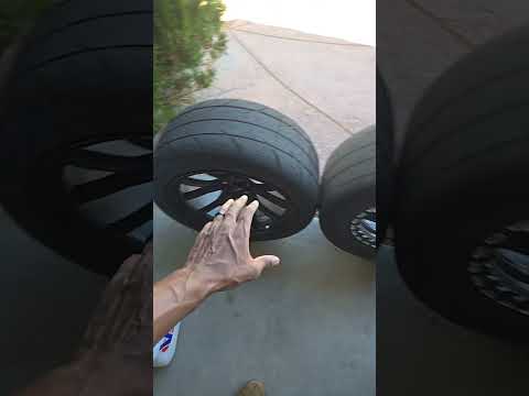 Mickey Thompson Street SS vs ET Street R
