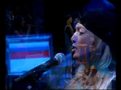 Marie Claire D'Ubaldo - Caigo Un Poco Mas Live