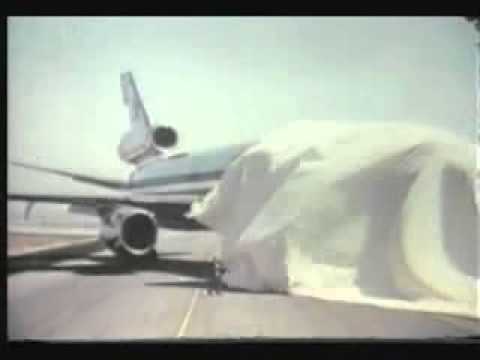 1971 American Airlines "DC-10 LuxuryLiner" Commercial