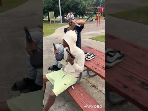 Nhb 3hree - HOG FLOW Ft Raraa3x and Bvndito [AUDIO]