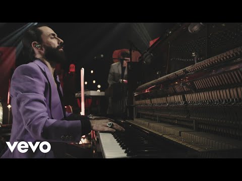 Video thumbnail for 2 Corazones (MTV Unplugged)