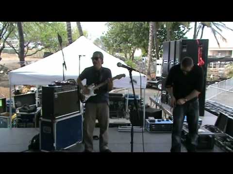 Ali Campbell in Hawaii